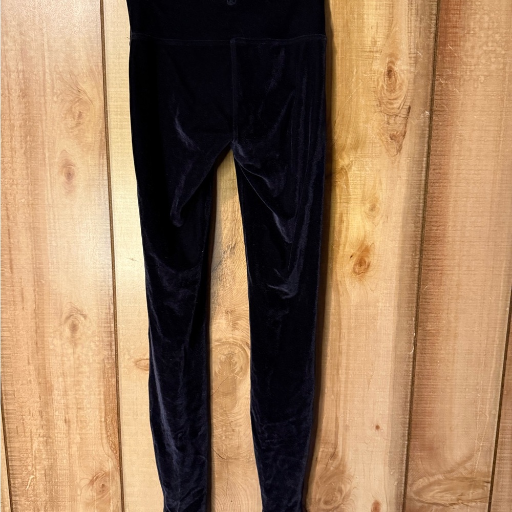 Lululemon Wunder Lounge High-Rise
Tight 28" *Velvet - Black $118 Retail - Picture 11 of 12